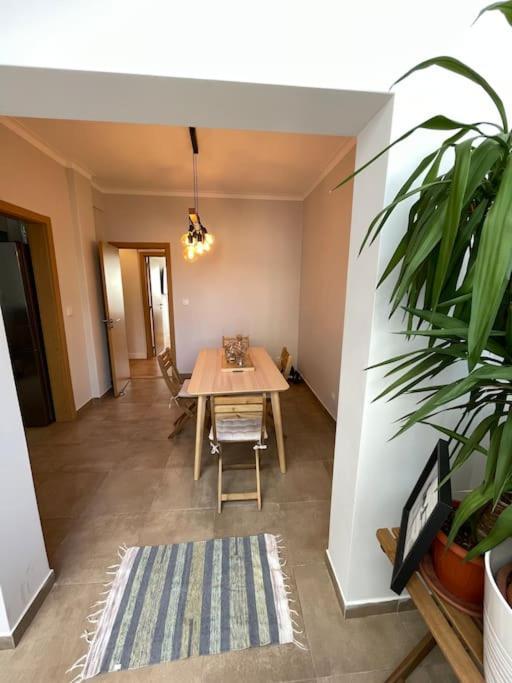 Quarto De Casal Close To Lisbon Flat Equipado Almada Exterior foto